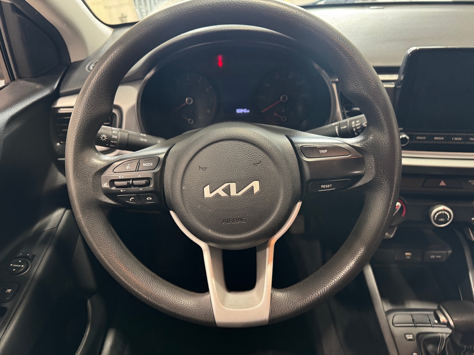 Thumbnail: 2022 Kia Rio - 5