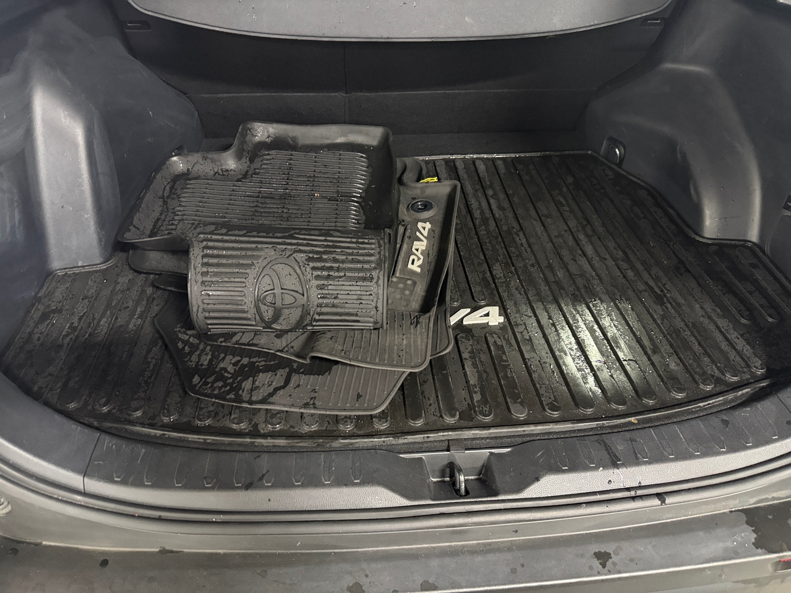 Thumbnail: 2021 Toyota RAV4 - 7