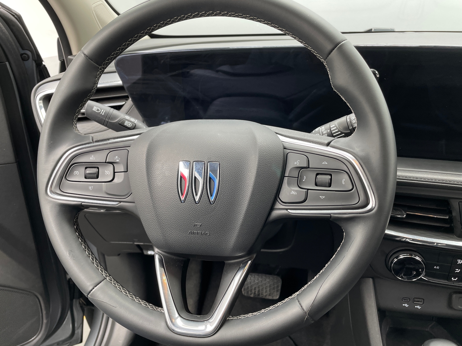 Thumbnail: 2025 Buick Encore GX - 4