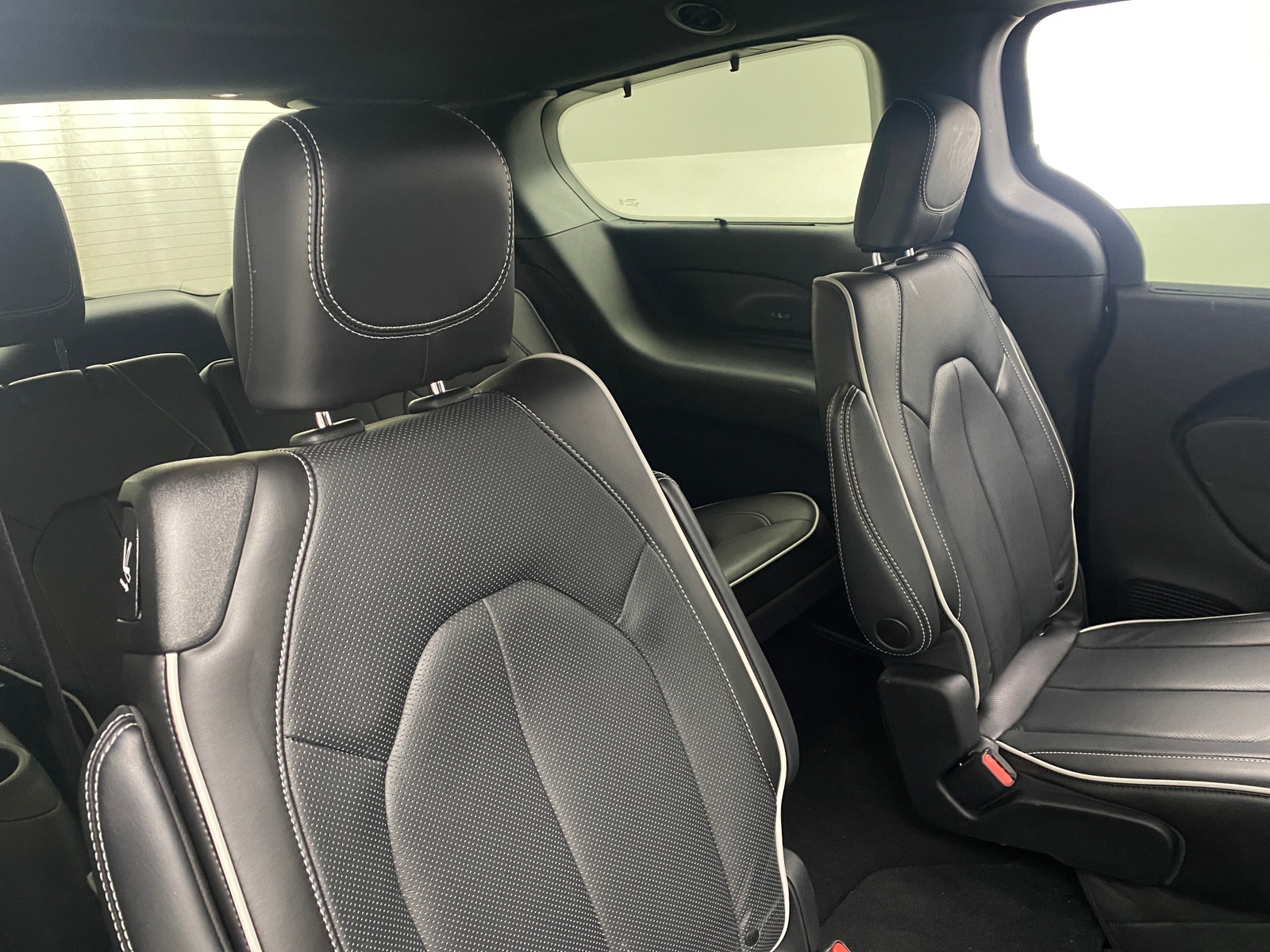 Thumbnail: 2023 Chrysler Pacifica - 5