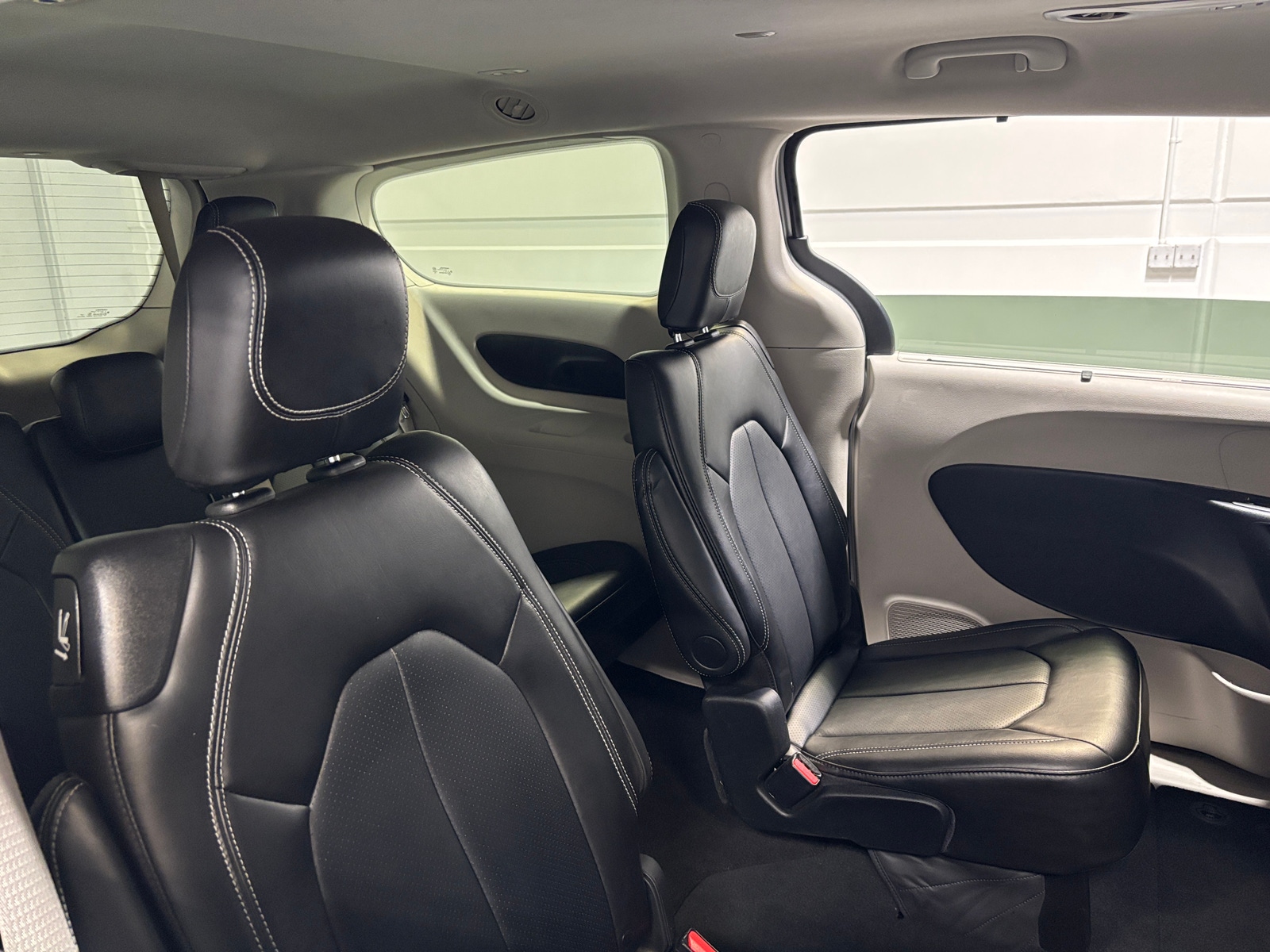 Thumbnail: 2024 Chrysler Pacifica - 6