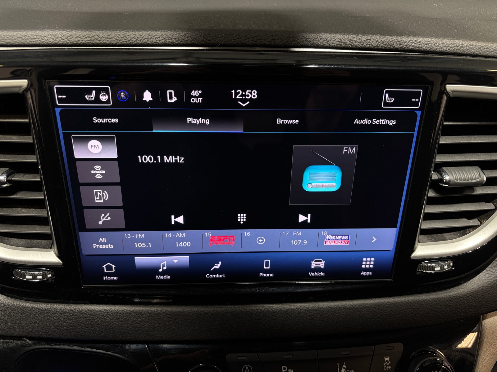 Thumbnail: 2024 Chrysler Pacifica - 4