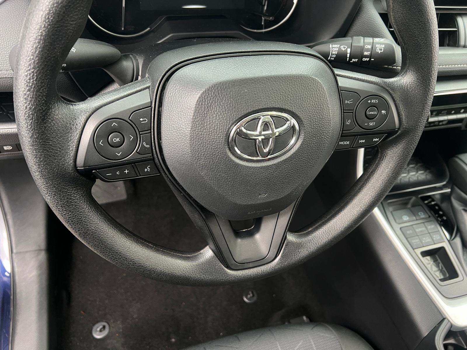 Thumbnail: 2025 Toyota RAV4 - 5