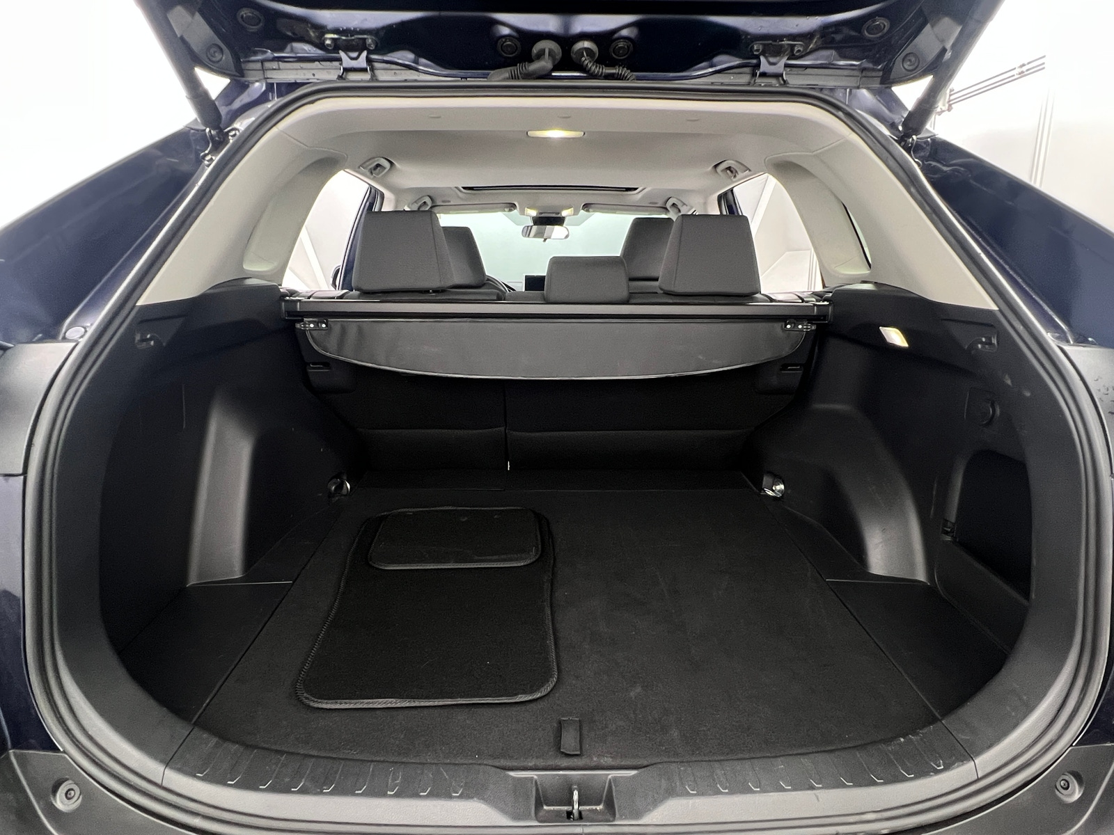 Thumbnail: 2025 Toyota RAV4 - 7