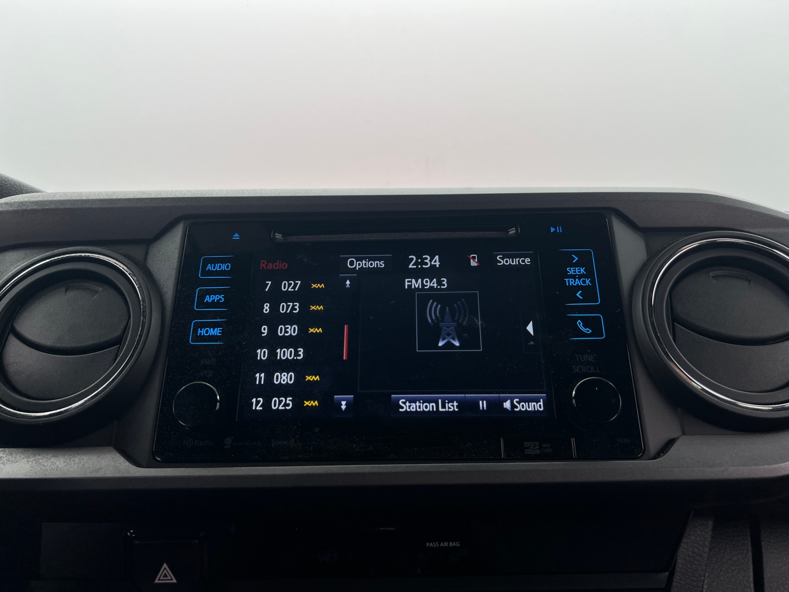 Thumbnail: 2018 Toyota Tacoma - 4