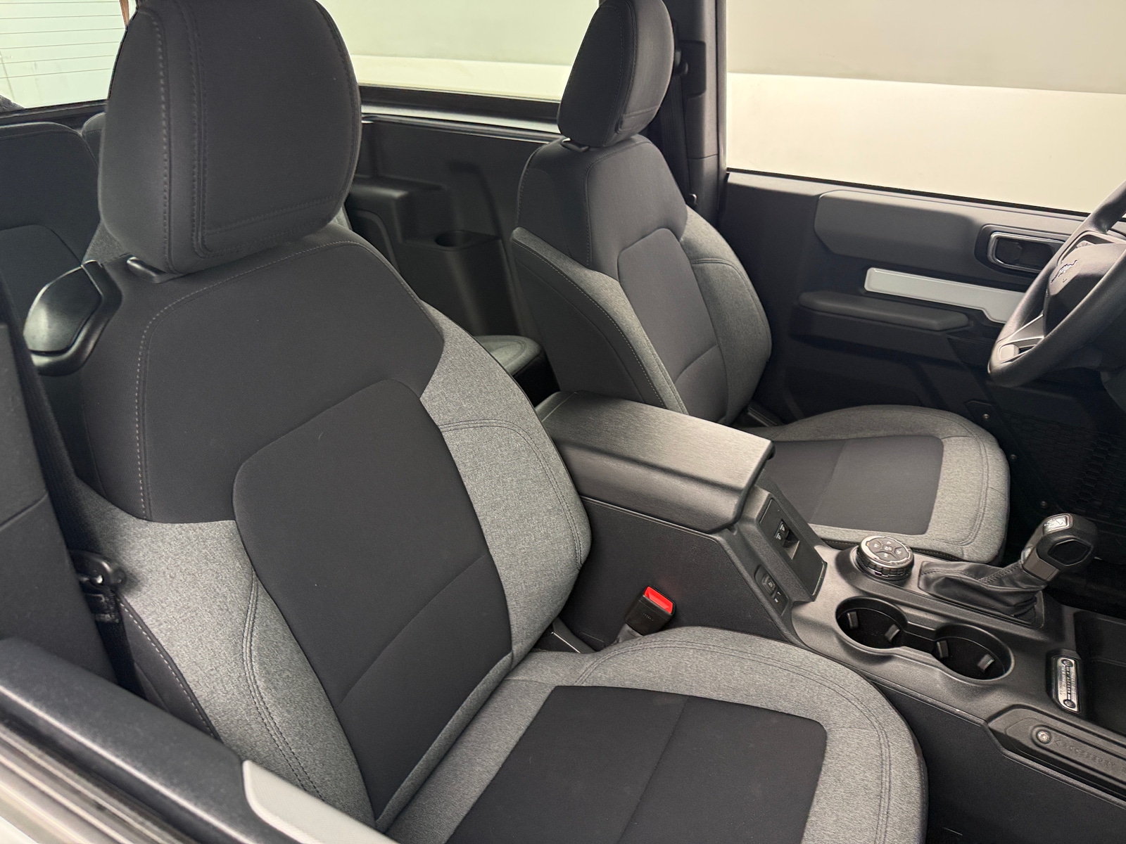 Thumbnail: 2022 Ford Bronco - 6