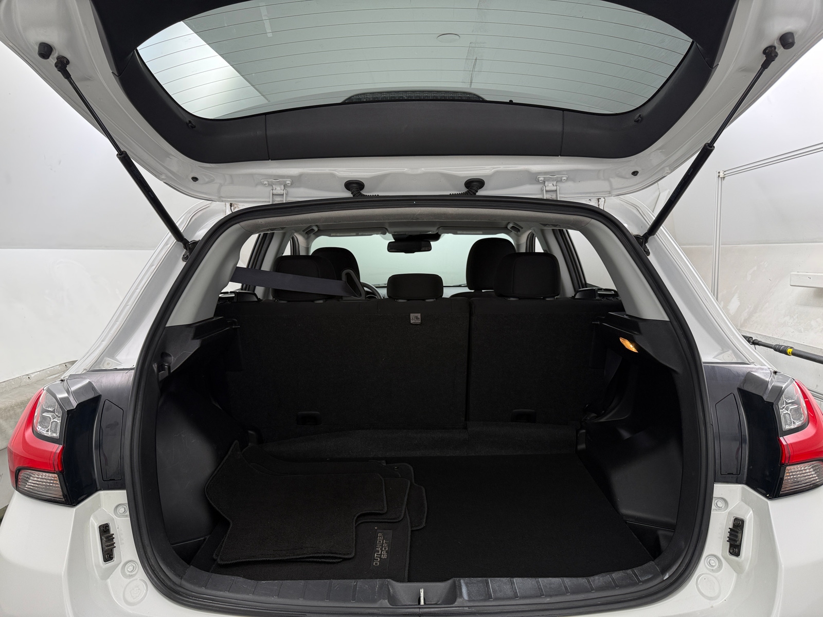 Thumbnail: 2021 Mitsubishi Outlander Sport - 7