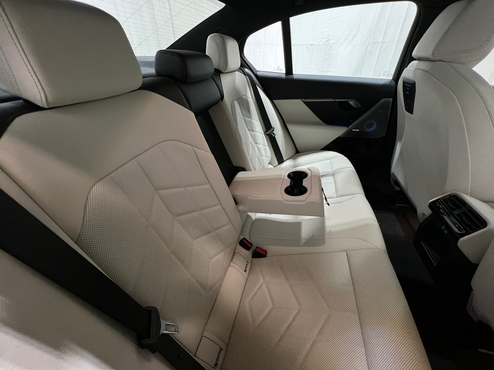 Thumbnail: 2024 BMW 5 Series - 5