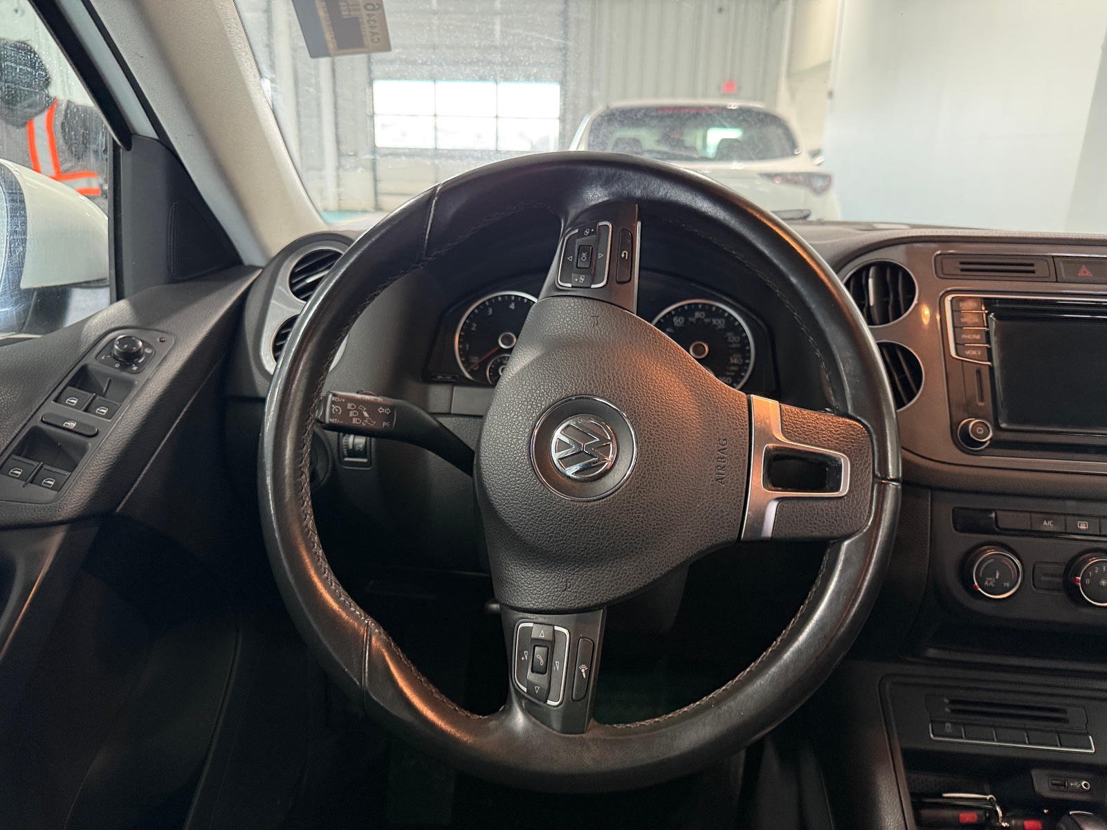 Thumbnail: 2017 Volkswagen Tiguan - 5