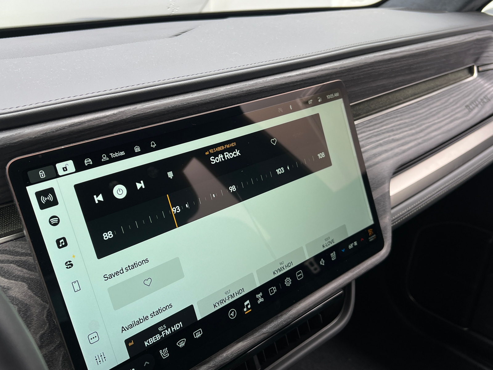 Thumbnail: 2022 Rivian R1T - 3