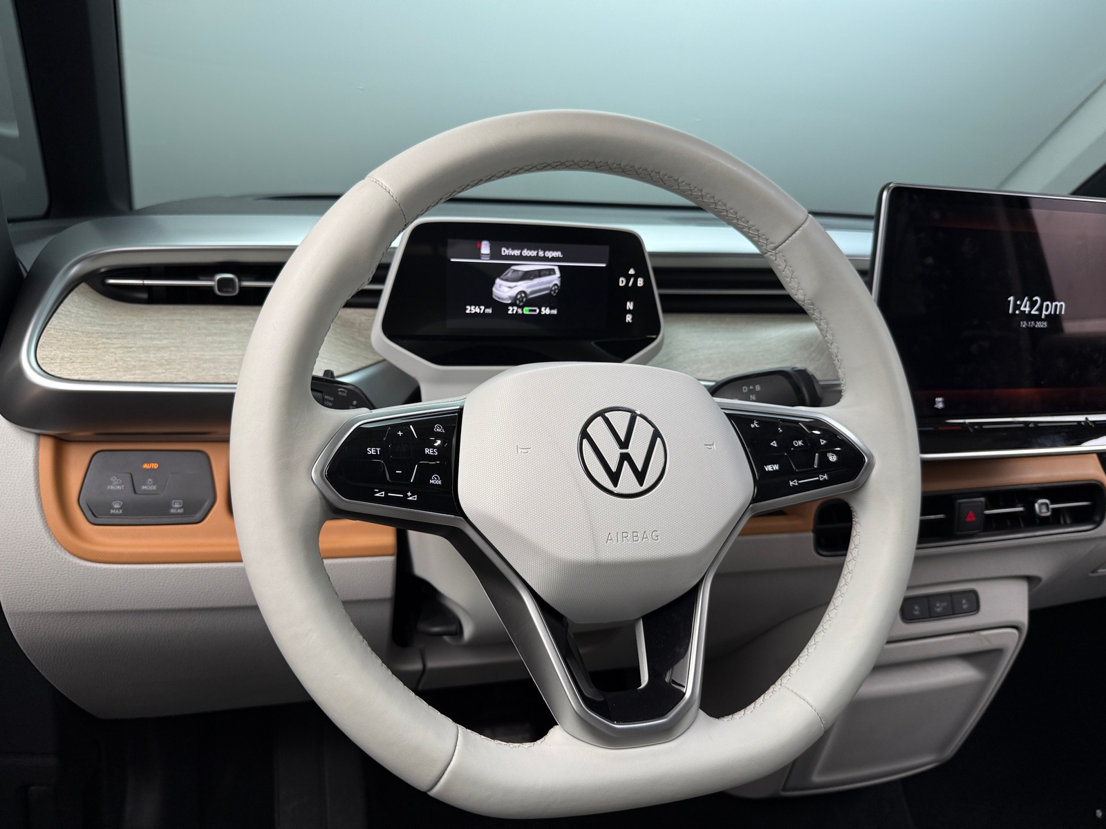 Thumbnail: 2025 Volkswagen ID.Buzz - 4