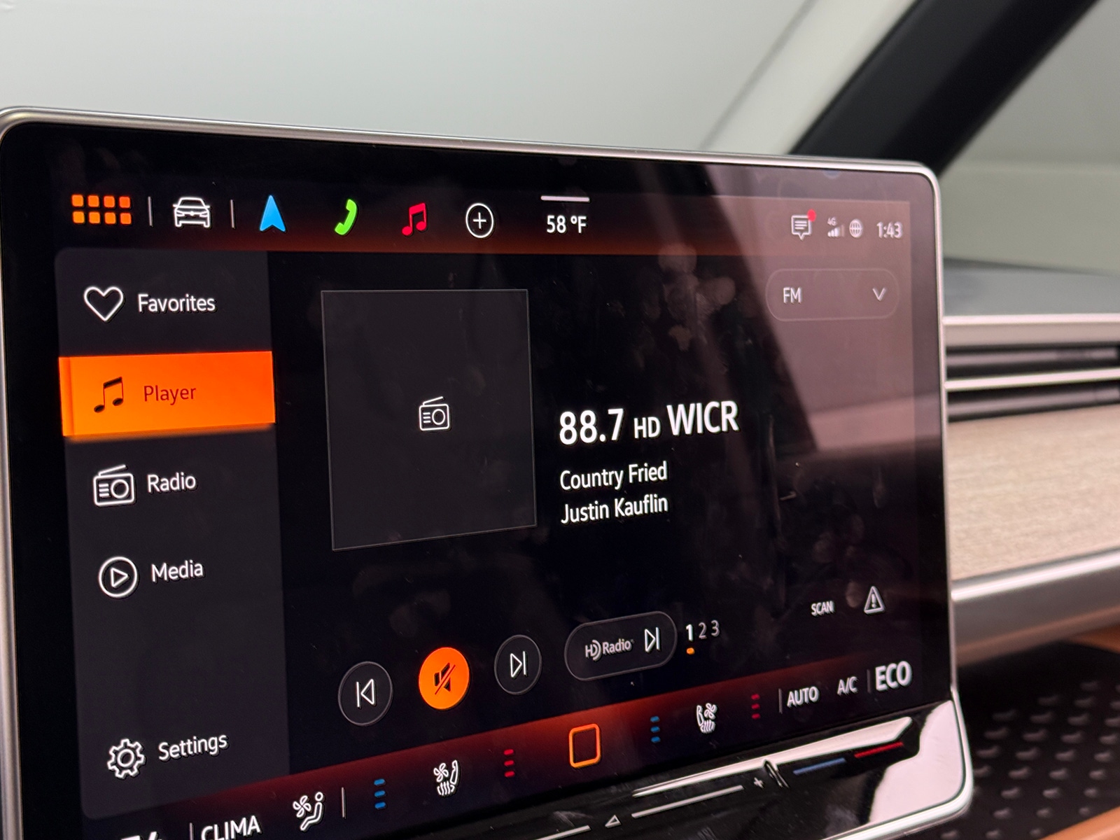 Thumbnail: 2025 Volkswagen ID.Buzz - 3