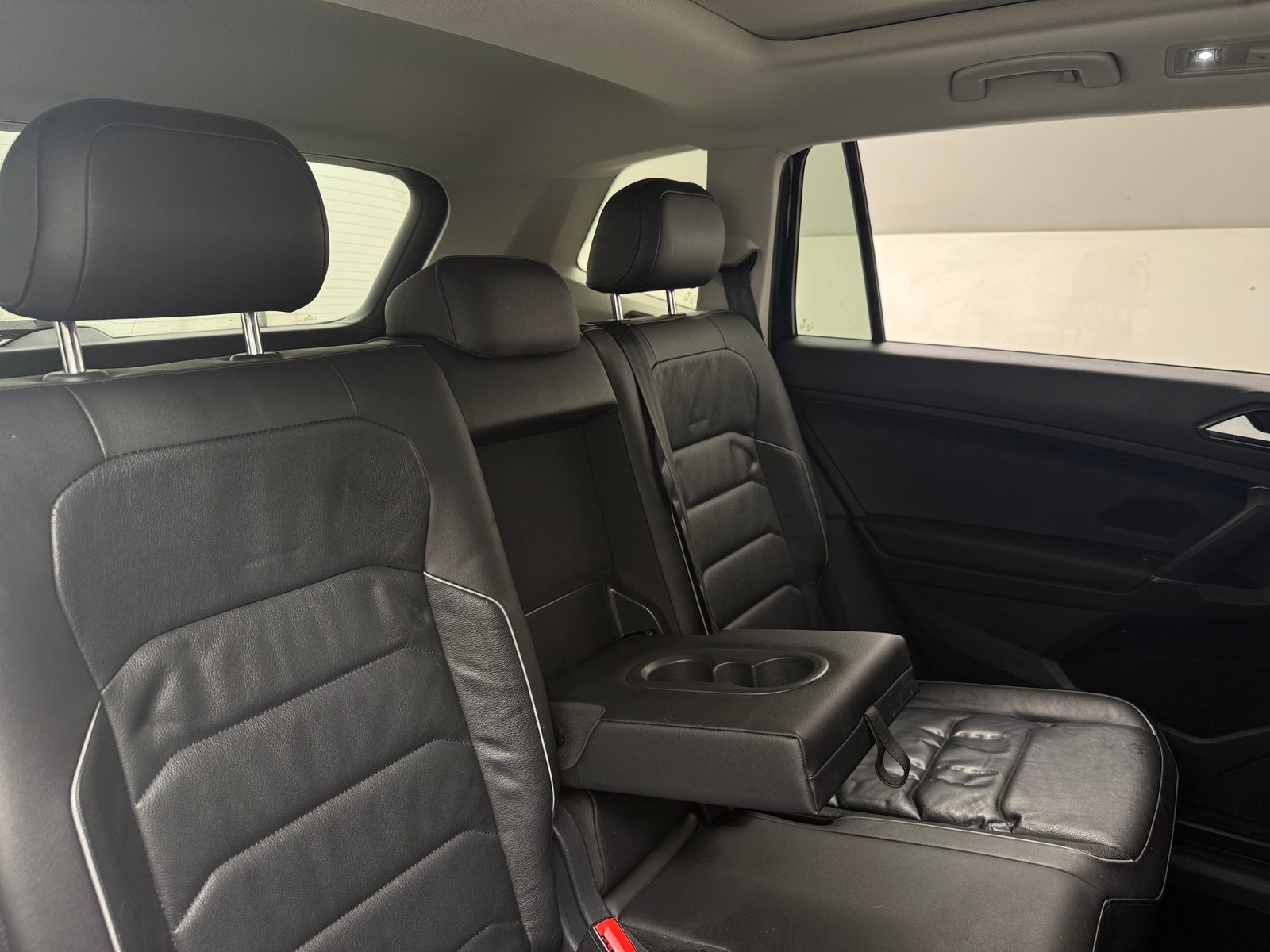 Thumbnail: 2018 Volkswagen Tiguan - 5