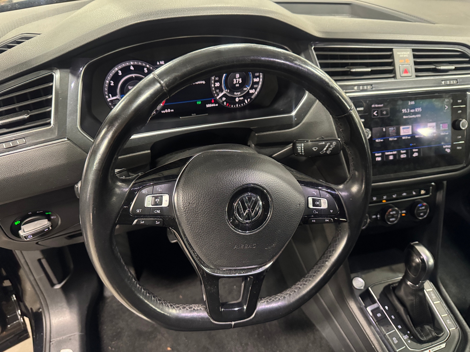 Thumbnail: 2018 Volkswagen Tiguan - 4