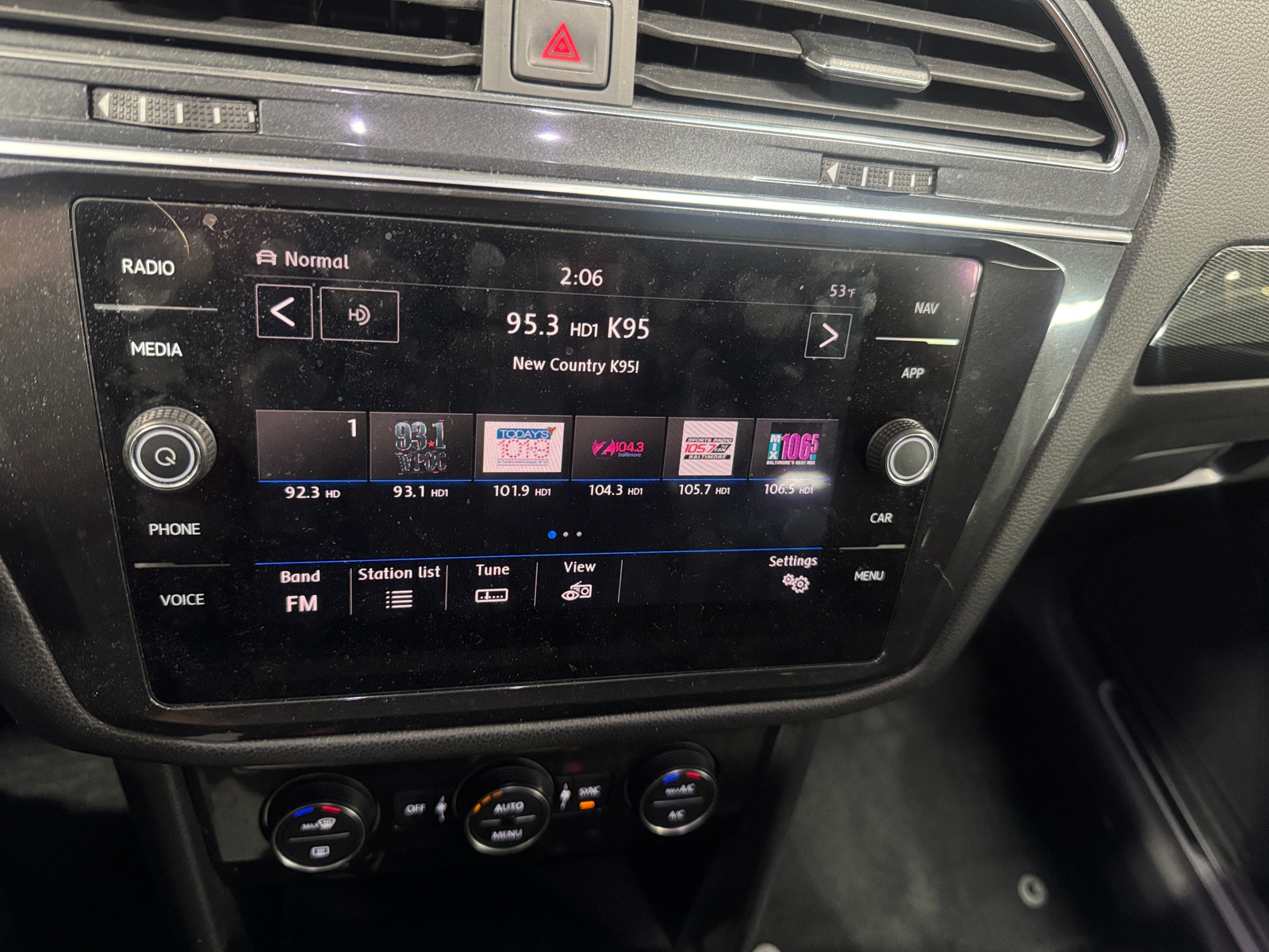 Thumbnail: 2018 Volkswagen Tiguan - 3