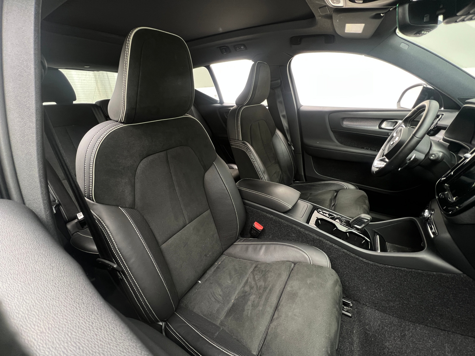 Thumbnail: 2019 Volvo XC40 - 2