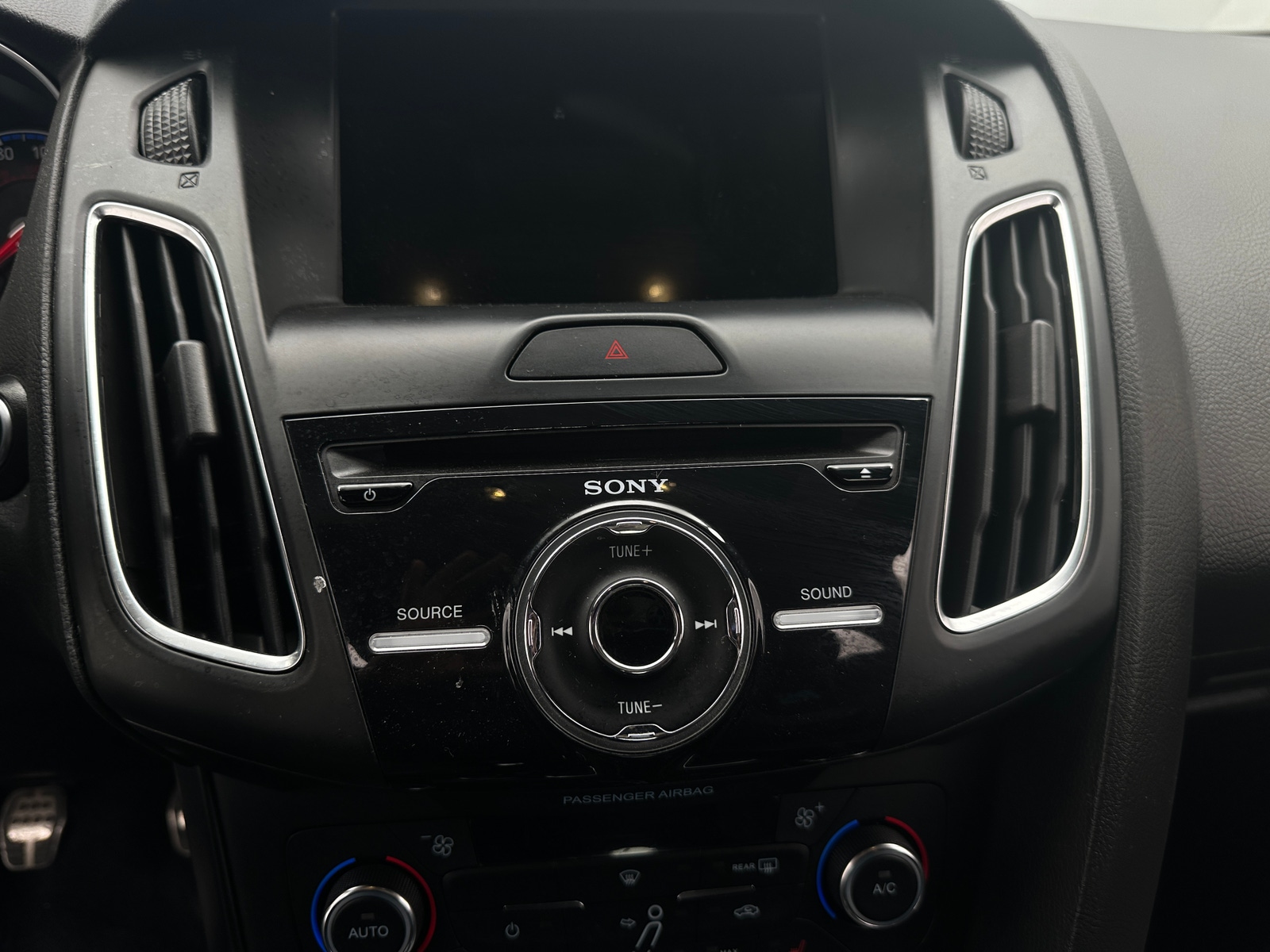 Thumbnail: 2017 Ford Focus - 3