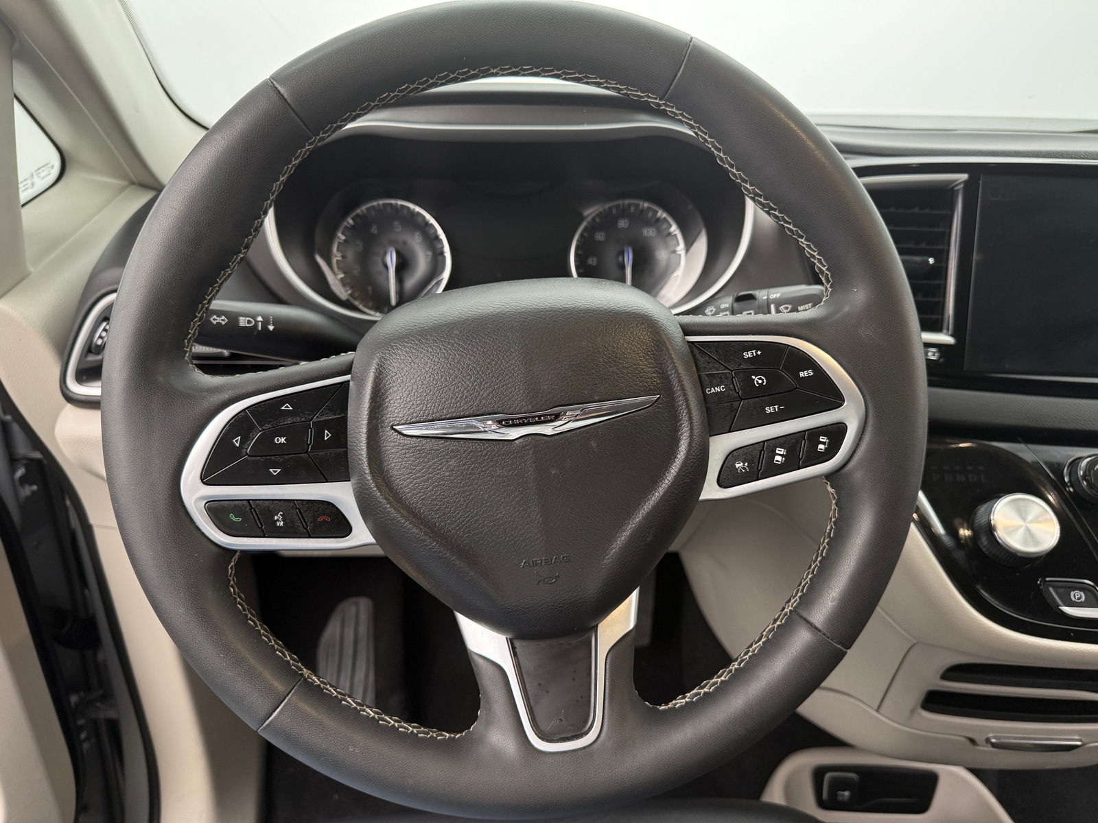 Thumbnail: 2024 Chrysler Pacifica - 4