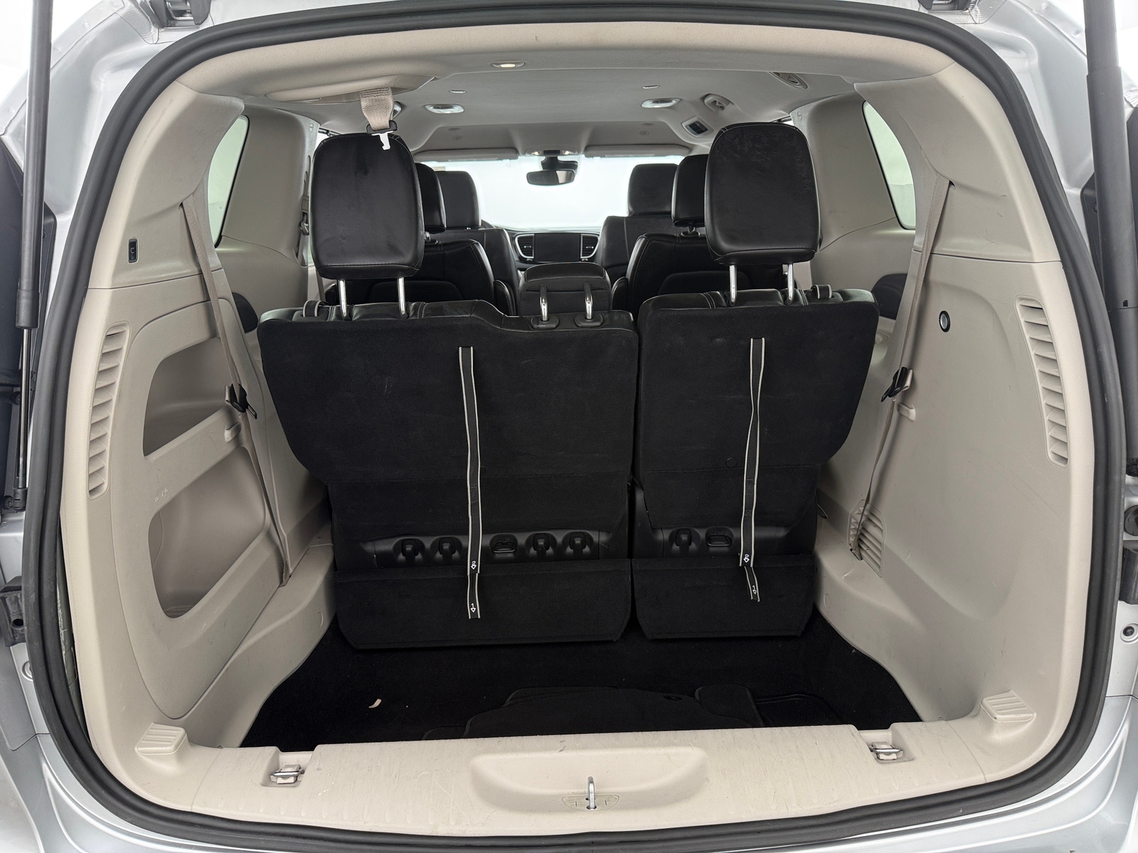 Thumbnail: 2024 Chrysler Pacifica - 6