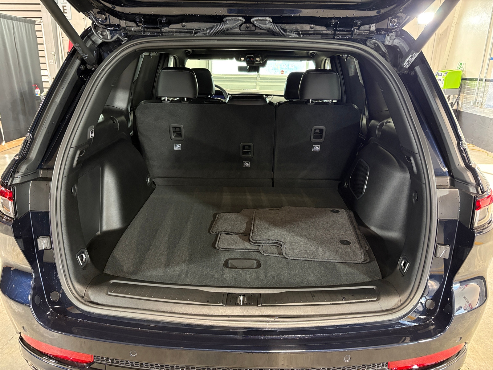 Thumbnail: 2024 Jeep Grand Cherokee - 6