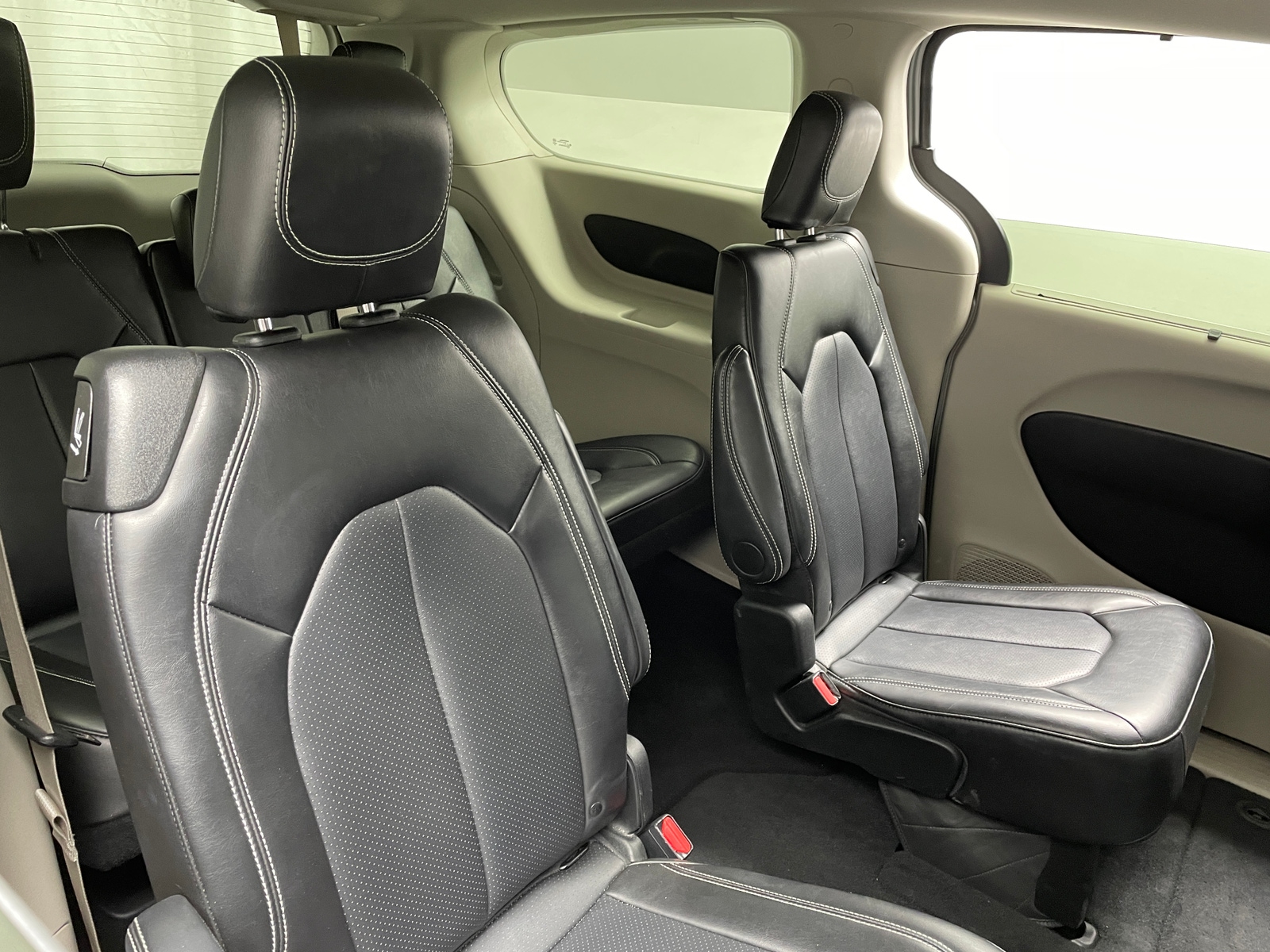 Thumbnail: 2024 Chrysler Pacifica - 5