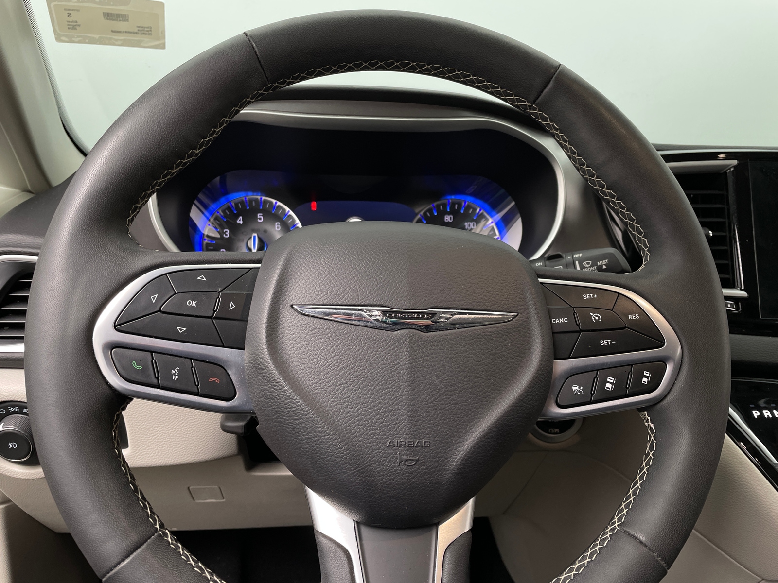 Thumbnail: 2024 Chrysler Pacifica - 4