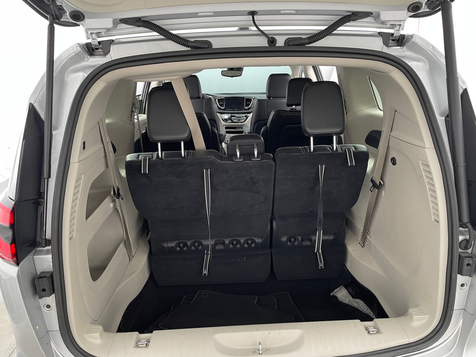 Thumbnail: 2024 Chrysler Pacifica - 6