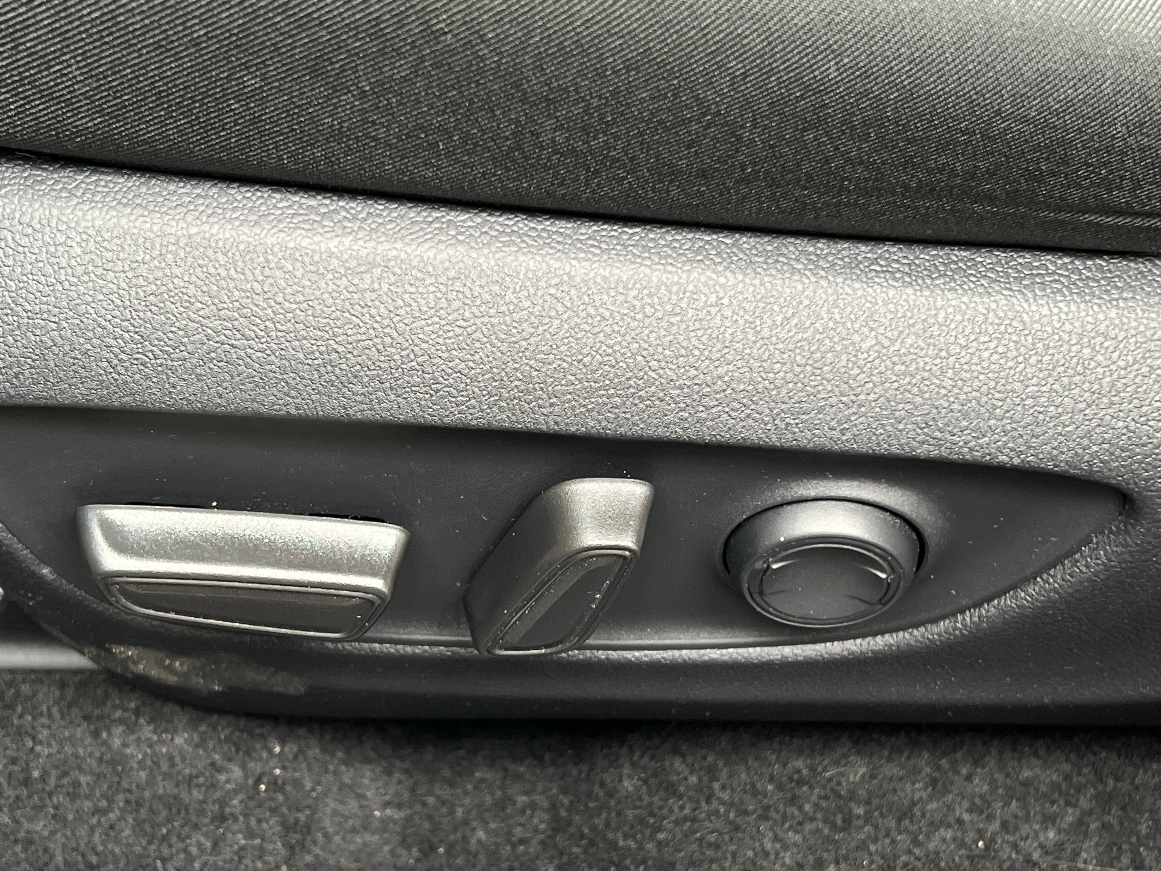 Used 2021 Toyota RAV4 XLE with VIN 2T3P1RFV0MC172986 for sale in Northfield, Minnesota