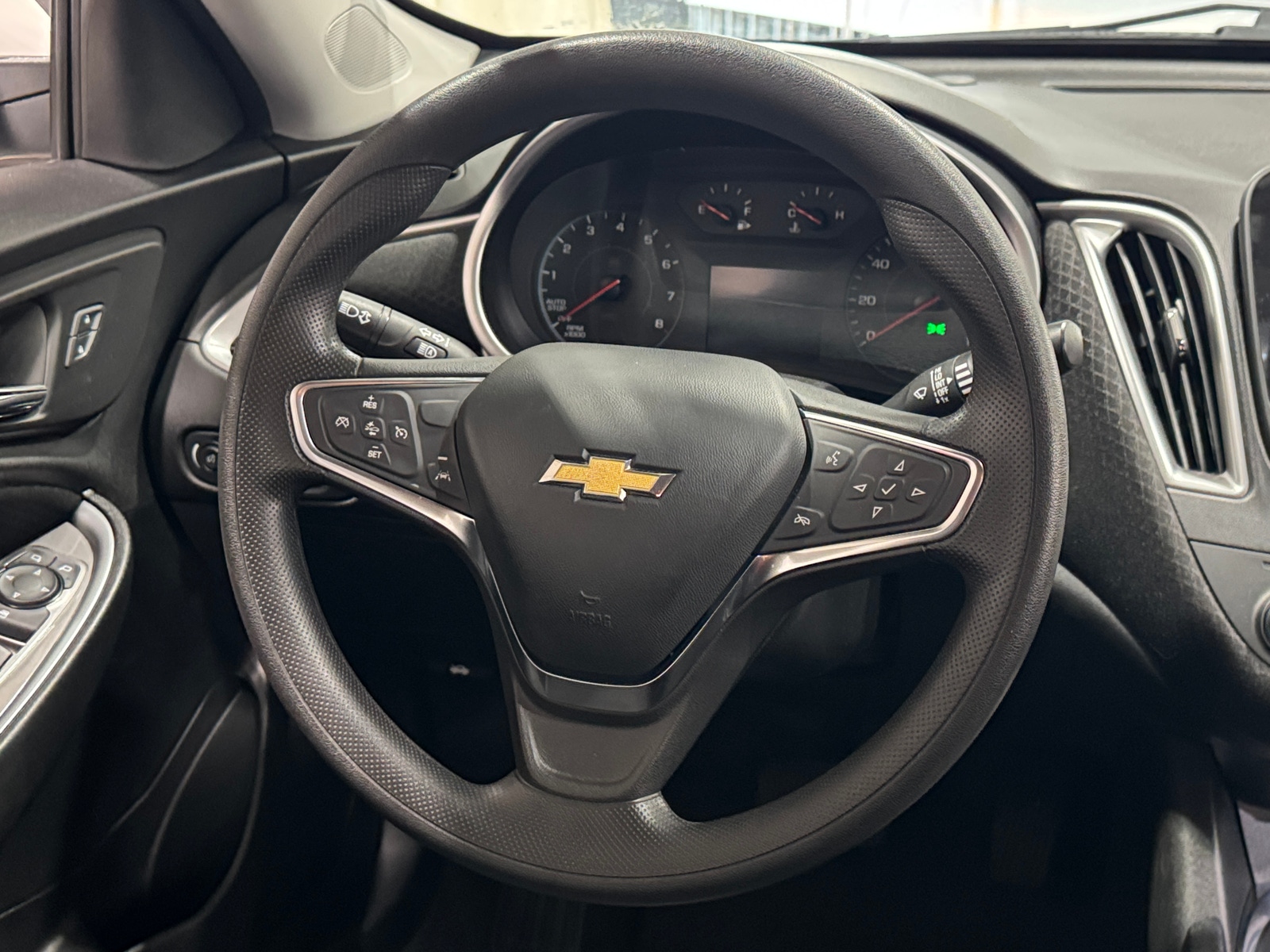 Thumbnail: 2024 Chevrolet Malibu - 5