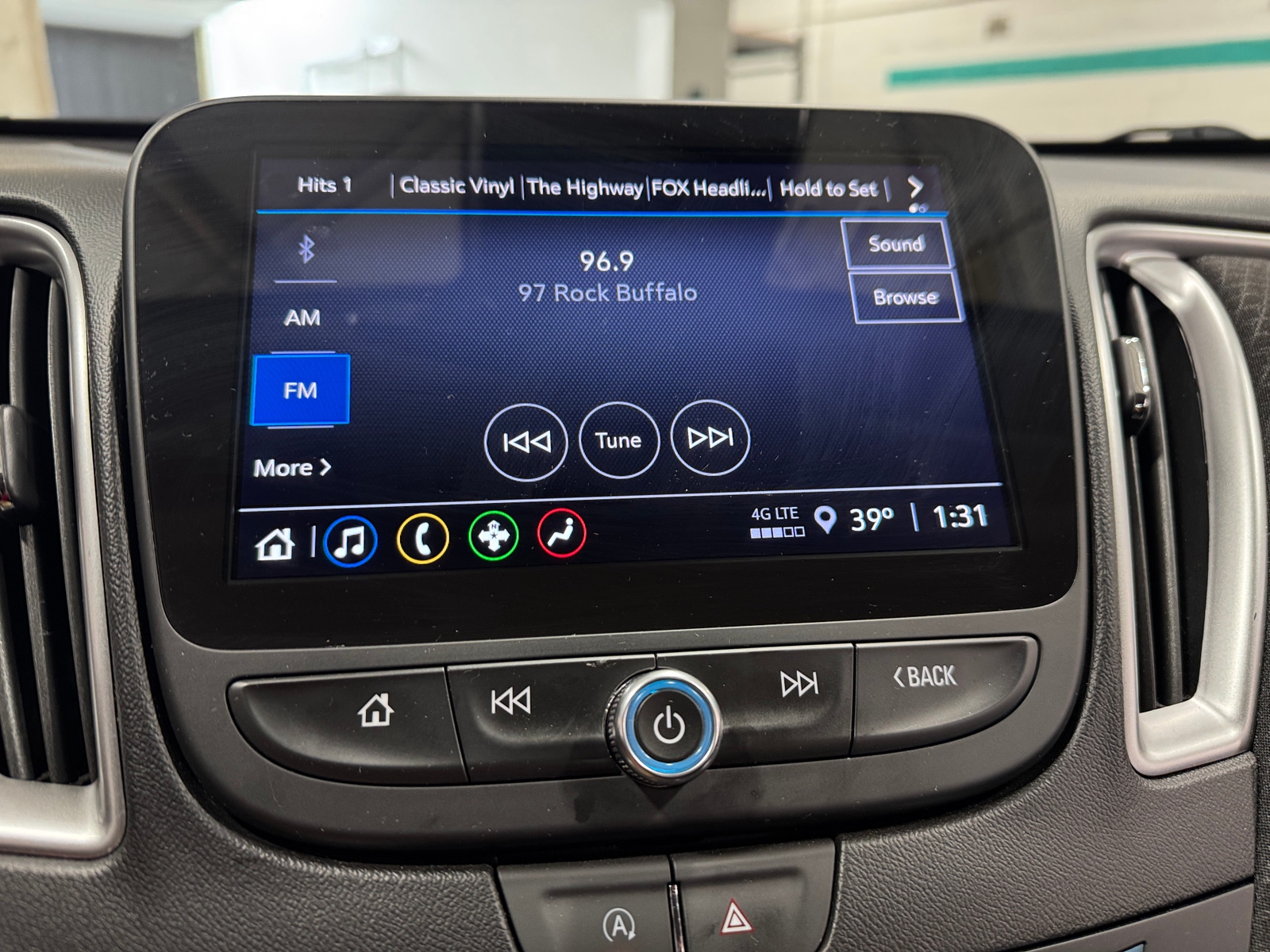 Thumbnail: 2024 Chevrolet Malibu - 4