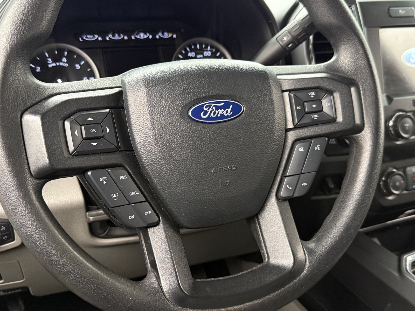 Thumbnail: 2019 Ford Econoline - 5