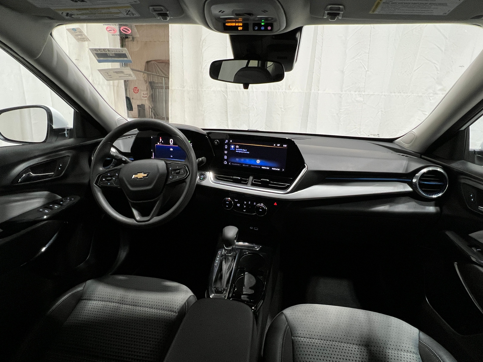 Thumbnail: 2025 Chevrolet Trax - 3