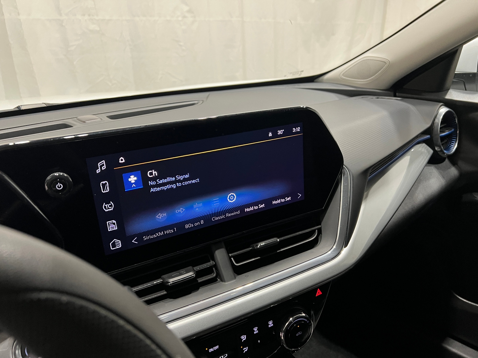 Thumbnail: 2025 Chevrolet Trax - 4