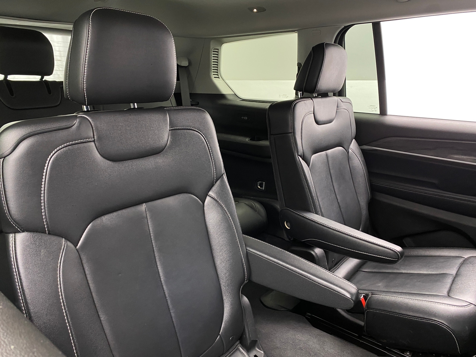 Thumbnail: 2022 Jeep Grand Cherokee L - 5