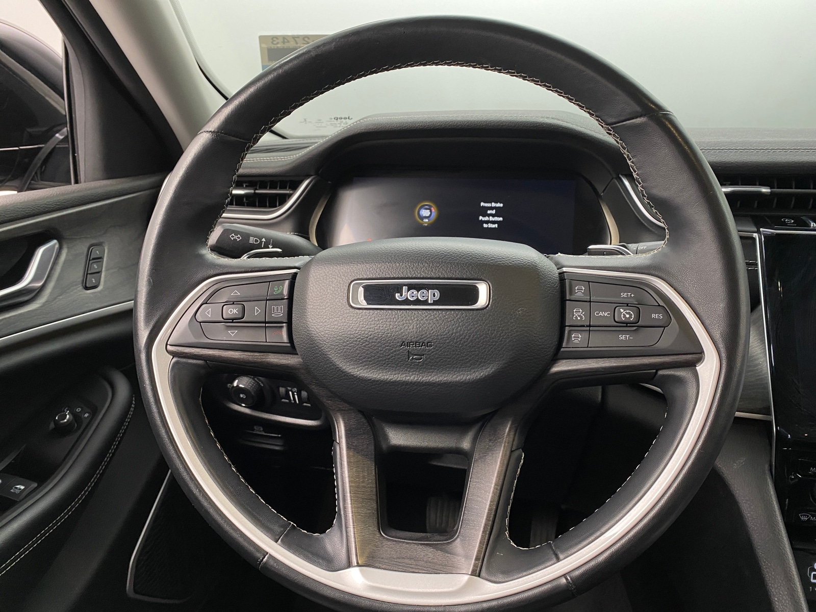 Thumbnail: 2022 Jeep Grand Cherokee L - 4