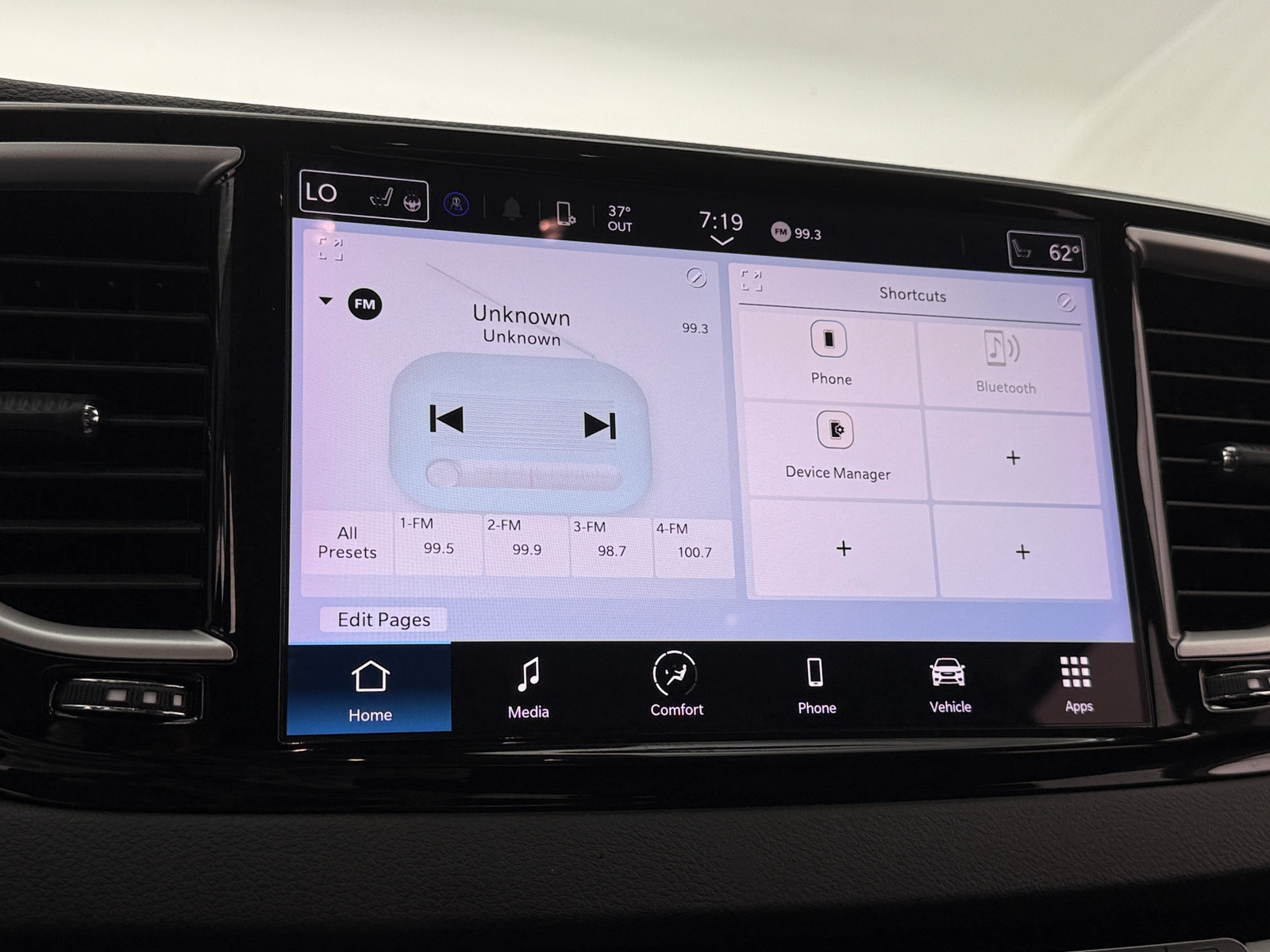 Thumbnail: 2024 Chrysler Pacifica - 3