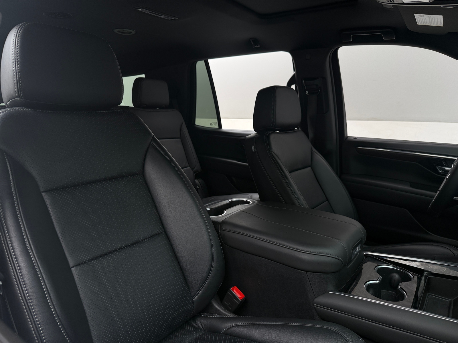 Thumbnail: 2025 Chevrolet Tahoe - 2