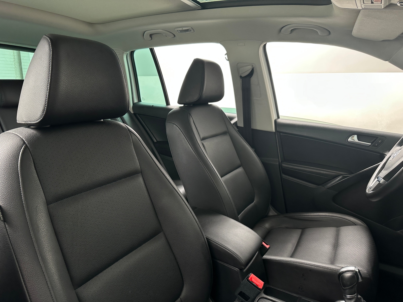 Thumbnail: 2015 Volkswagen Tiguan - 2