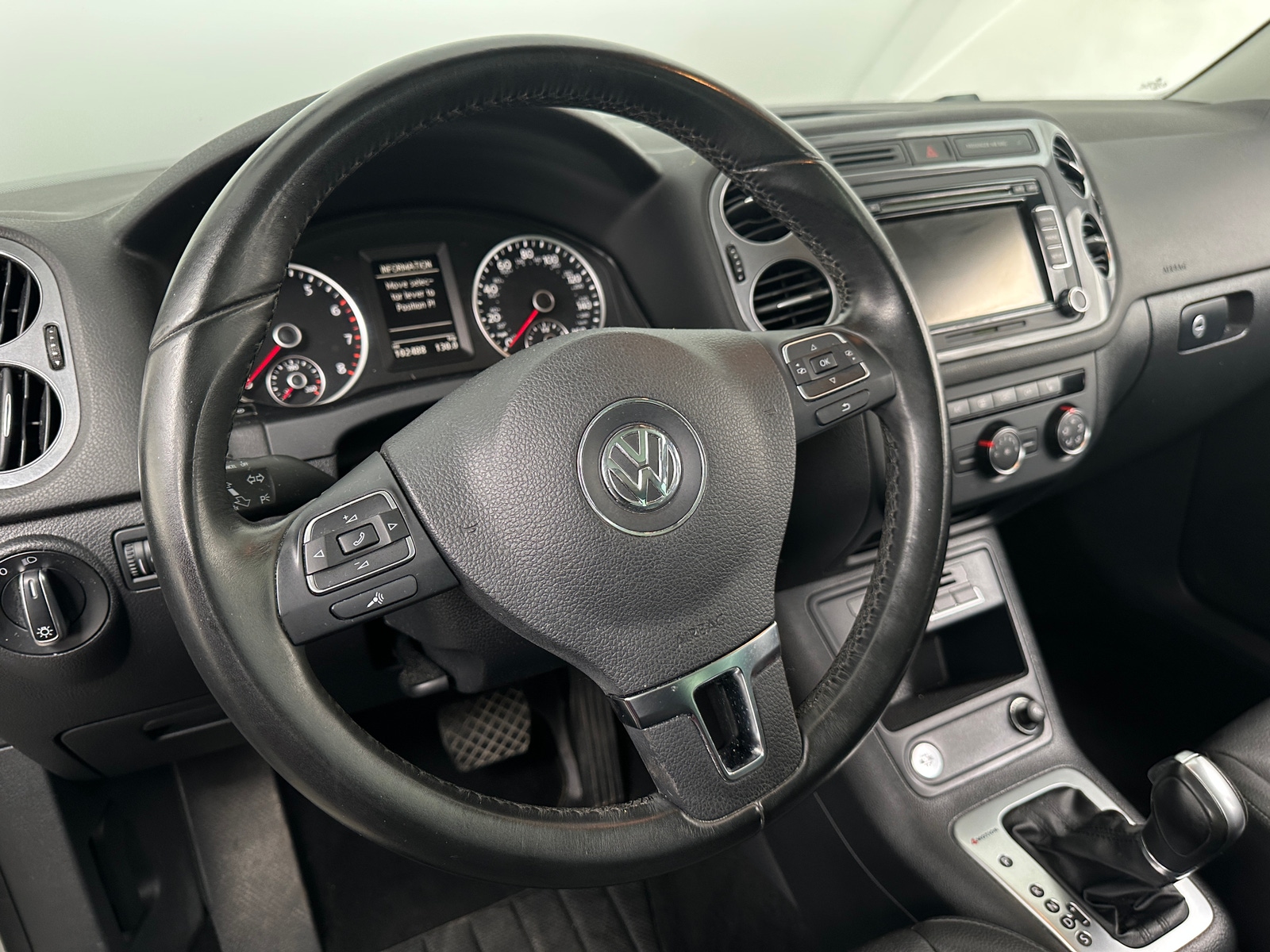 Thumbnail: 2015 Volkswagen Tiguan - 5