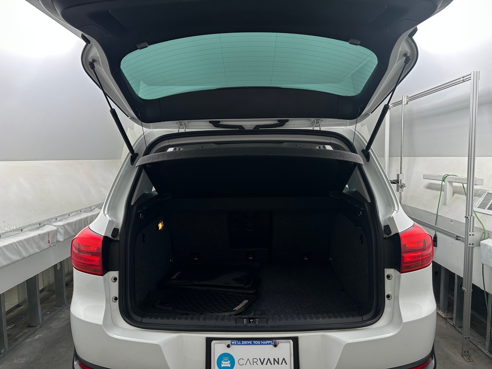 Thumbnail: 2015 Volkswagen Tiguan - 7