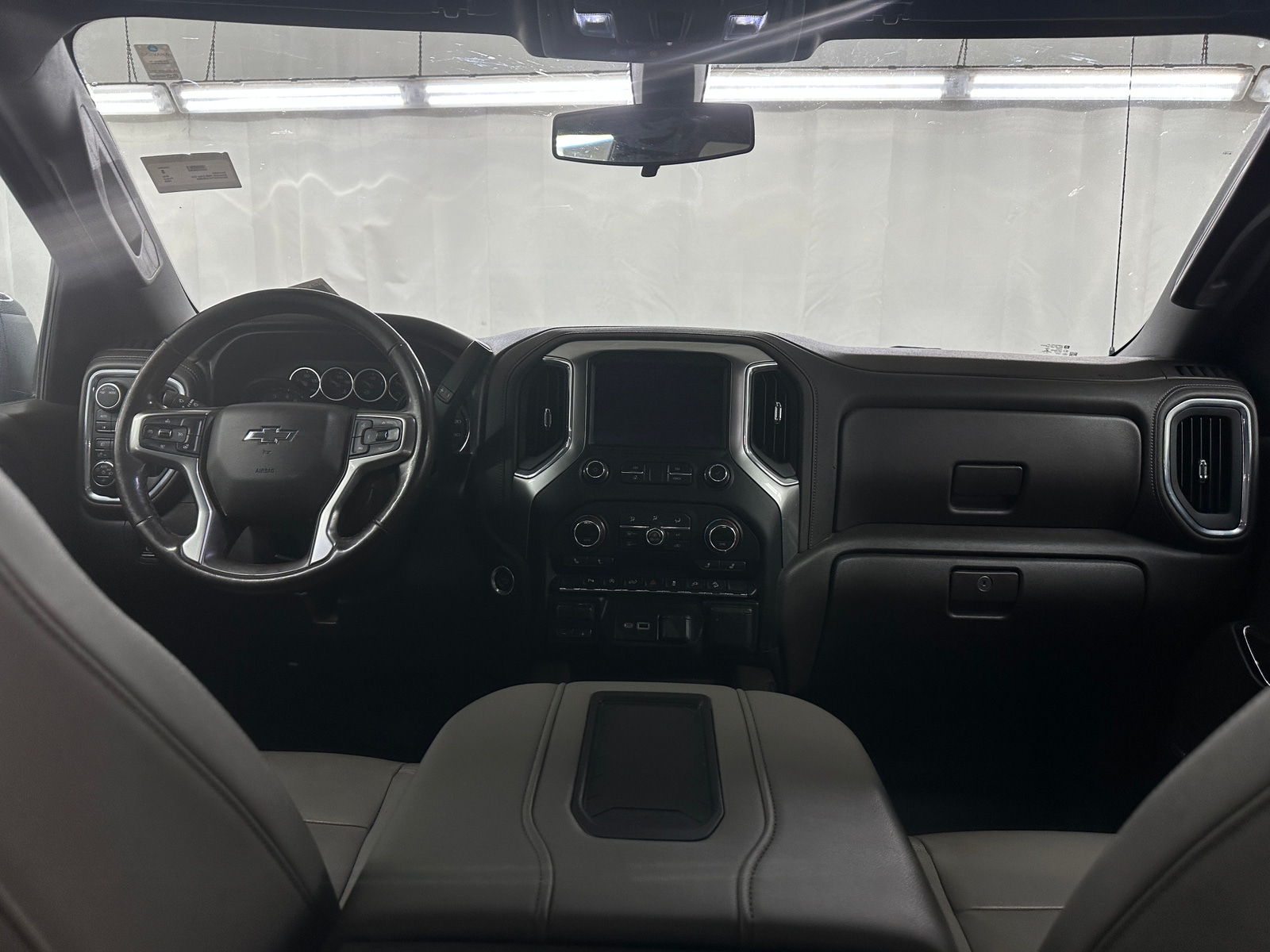 Thumbnail: 2020 Chevrolet Silverado 1500 - 3