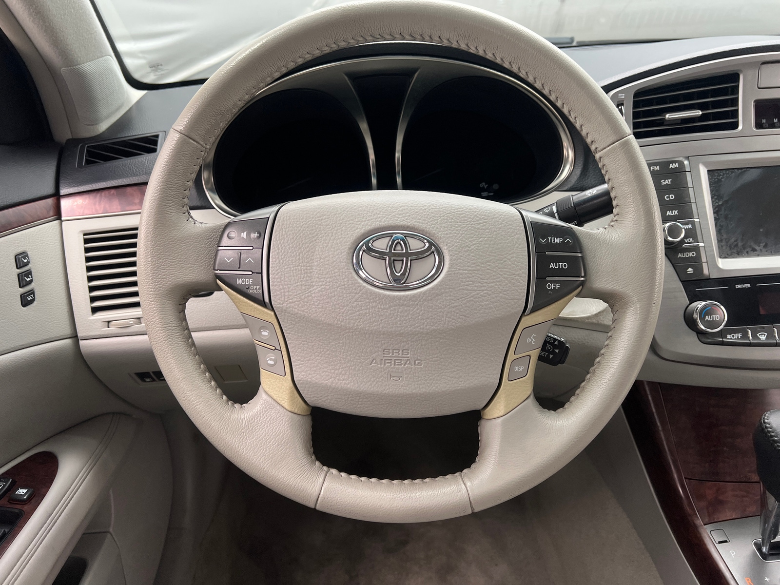 Thumbnail: 2012 Toyota Avalon - 4