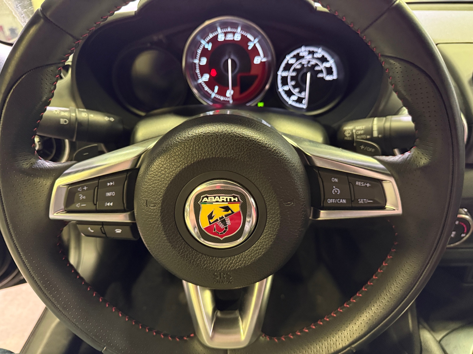 Thumbnail: 2020 Fiat 124 Spider - 4