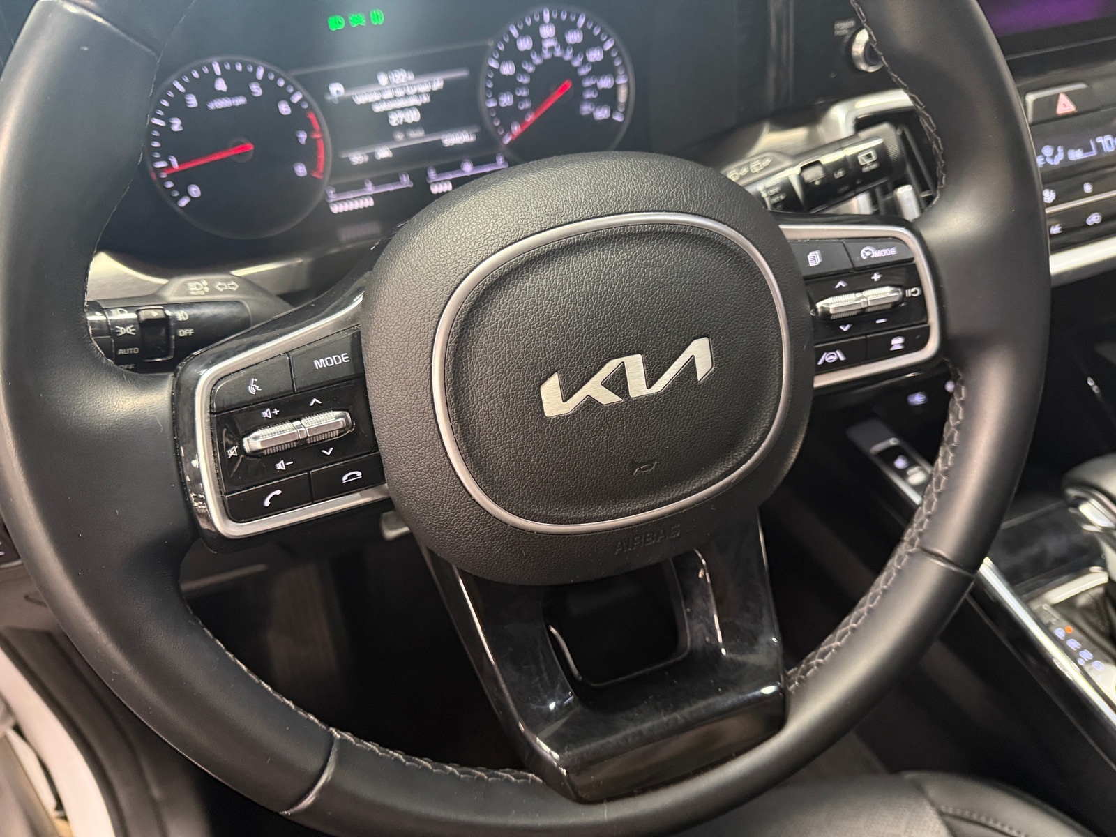 Thumbnail: 2022 Kia Sorento - 4