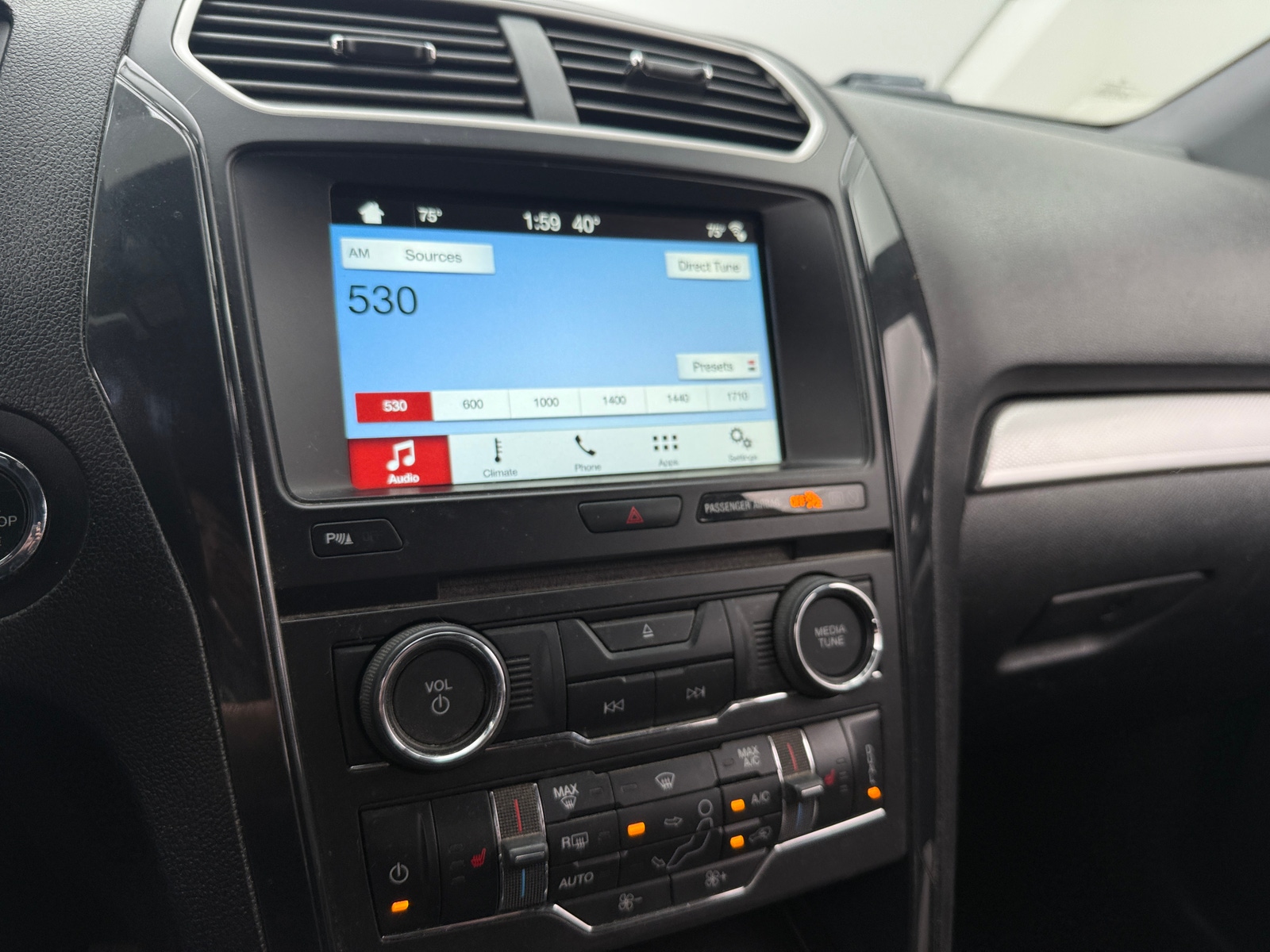 Thumbnail: 2017 Ford Explorer - 3