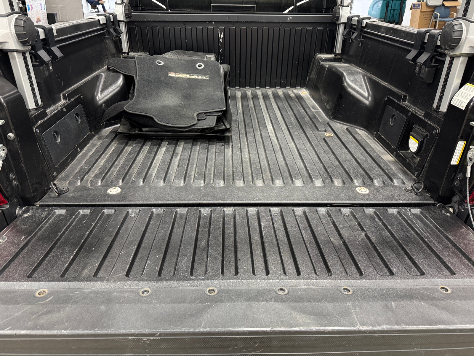 Thumbnail: 2017 Toyota Tacoma - 7