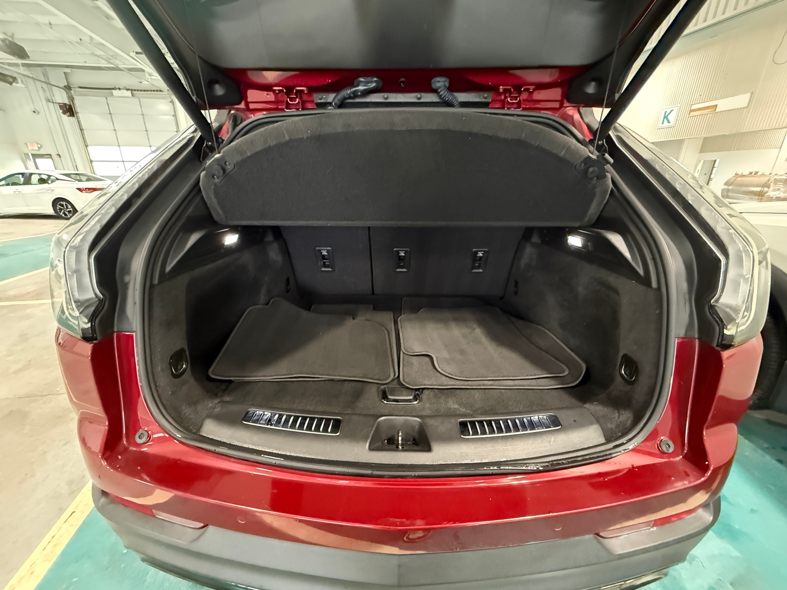 Thumbnail: 2020 Cadillac XT4 - 6