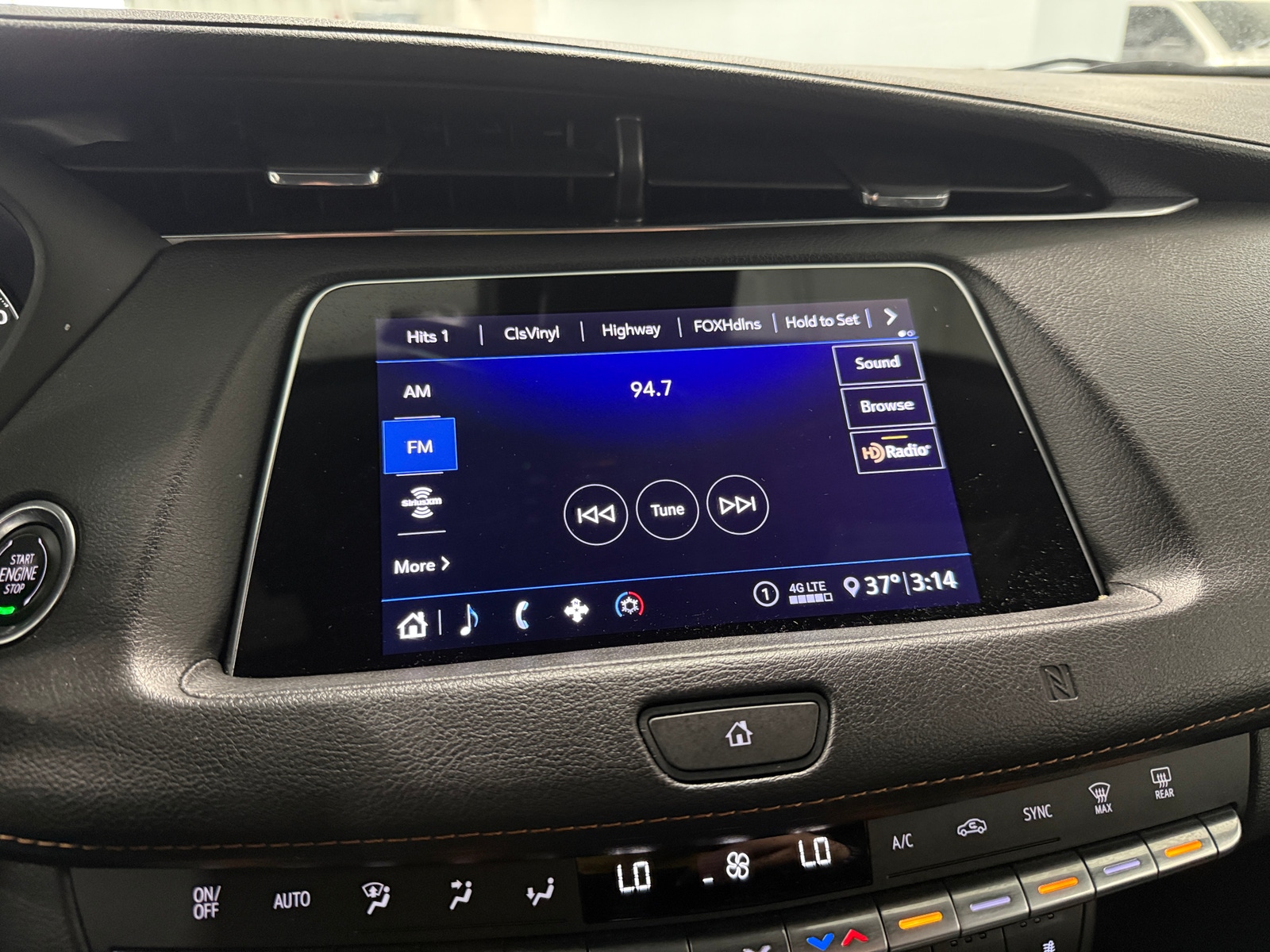 Thumbnail: 2020 Cadillac XT4 - 3