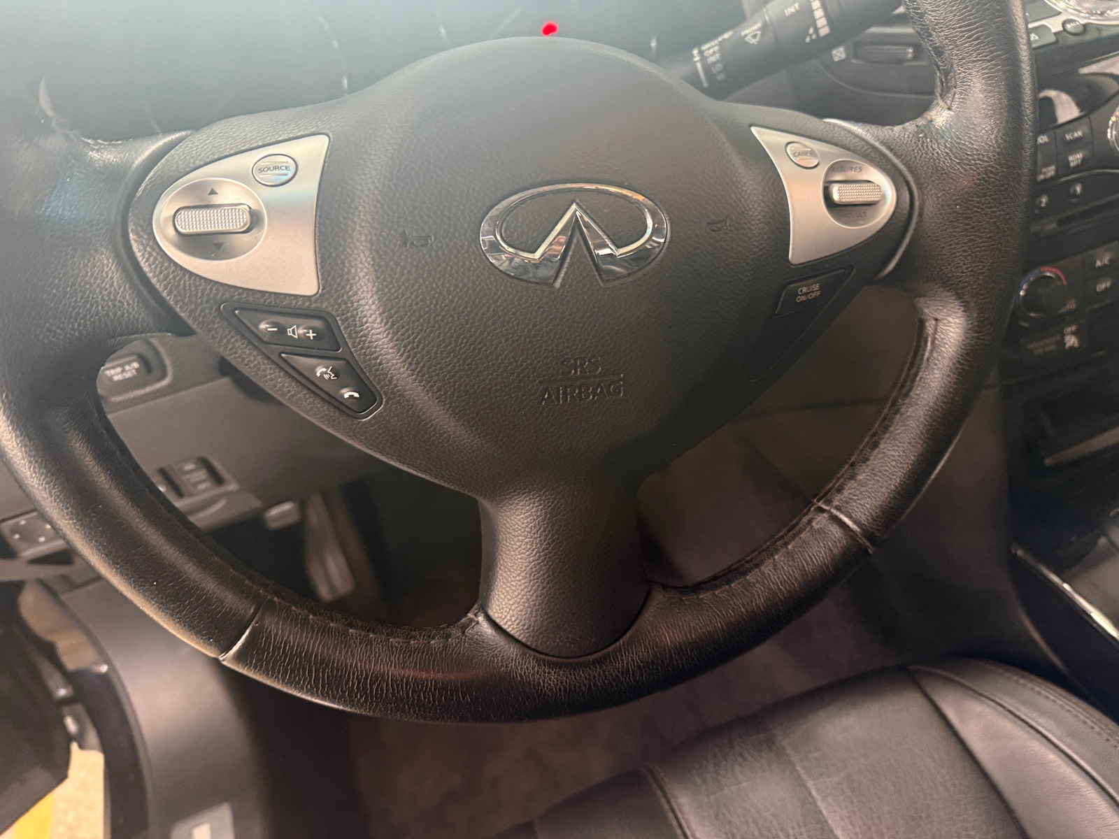 Thumbnail: 2017 INFINITI QX70 - 4