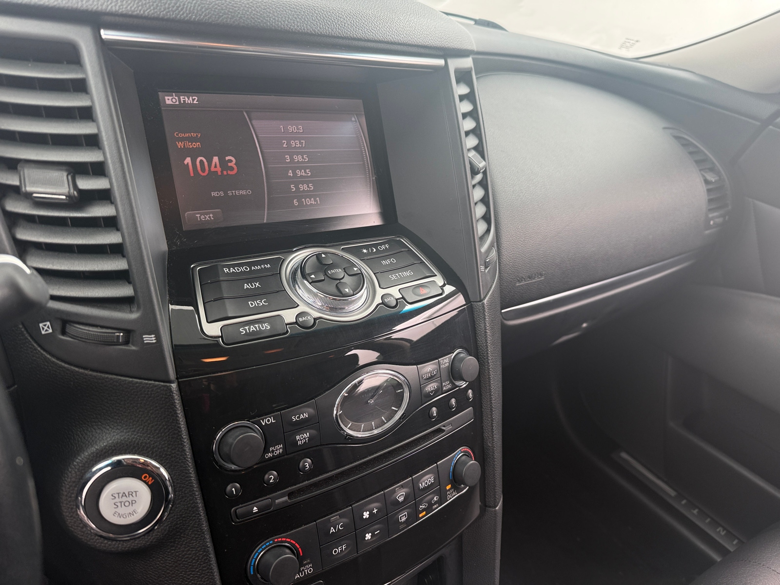 Thumbnail: 2017 INFINITI QX70 - 3